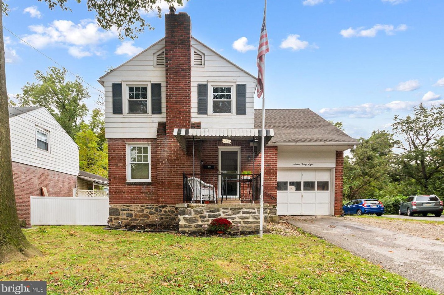 738 Pennsylvania Ave, Prospect Park, PA 19076-1522