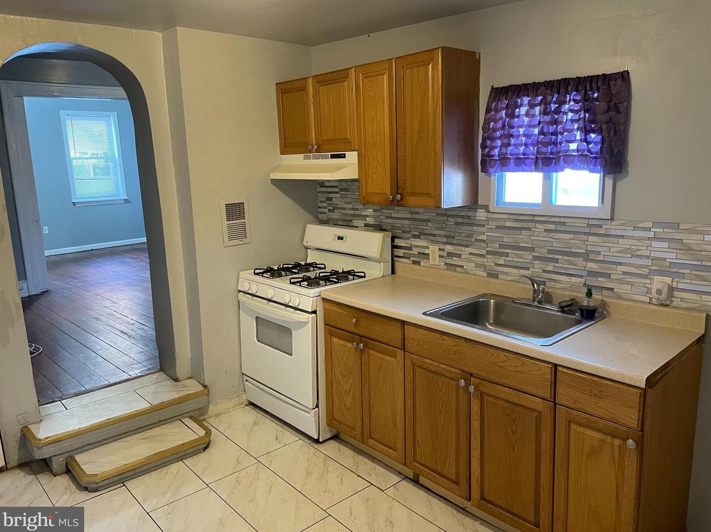 351 Franklin St, Chester PA  19013-4324 exterior