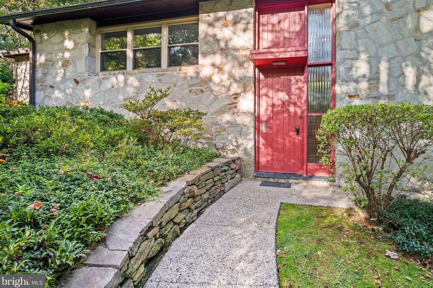 101 Elm Ave, Swarthmore, PA 19081