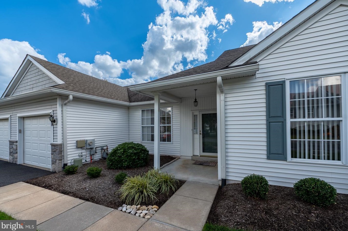 136 W Reynard Ln, Glen Mills, PA 19342