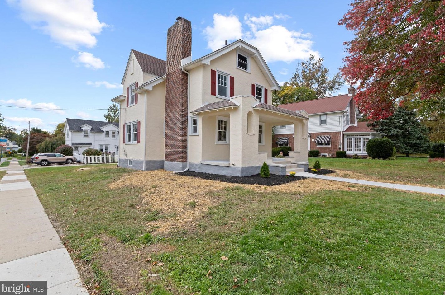 300 Kenny St, Ridley Park, PA 19078-3107