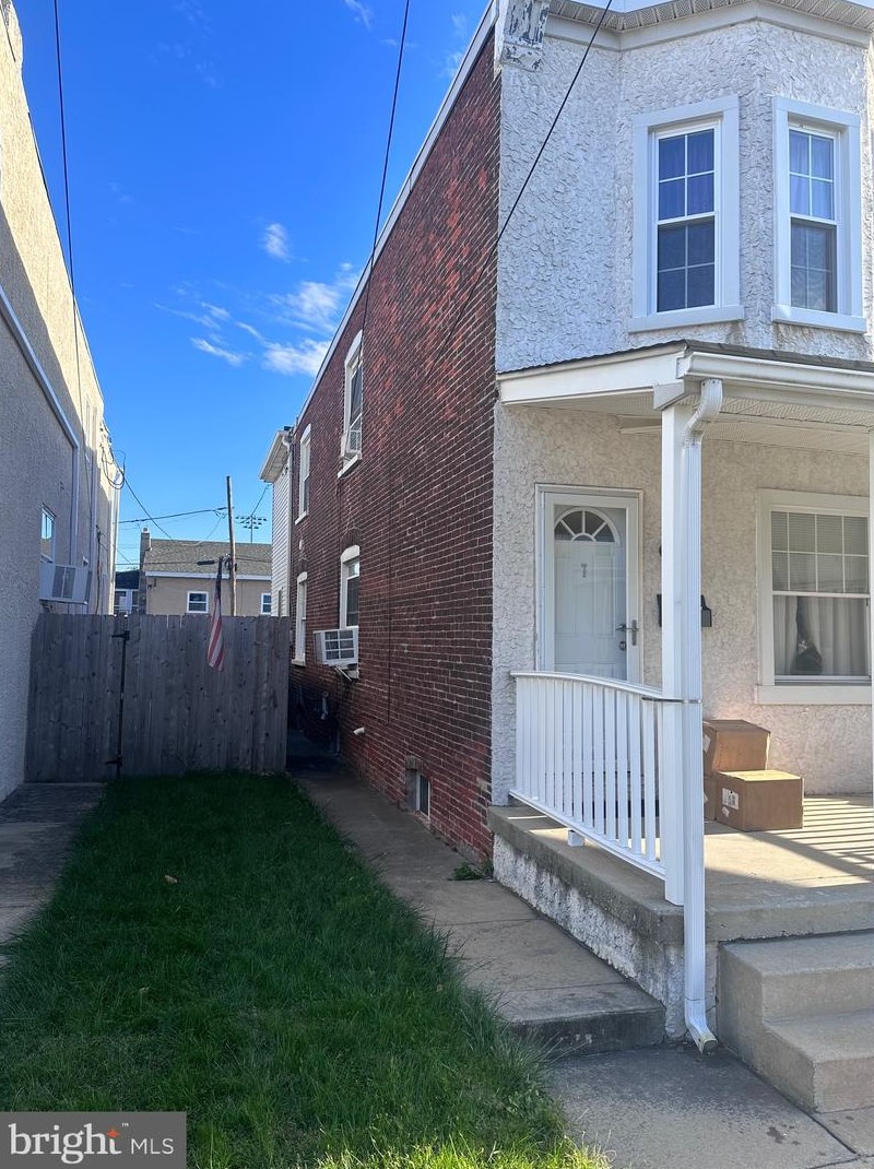 7 E 9th St, Boothwyn, PA 19061