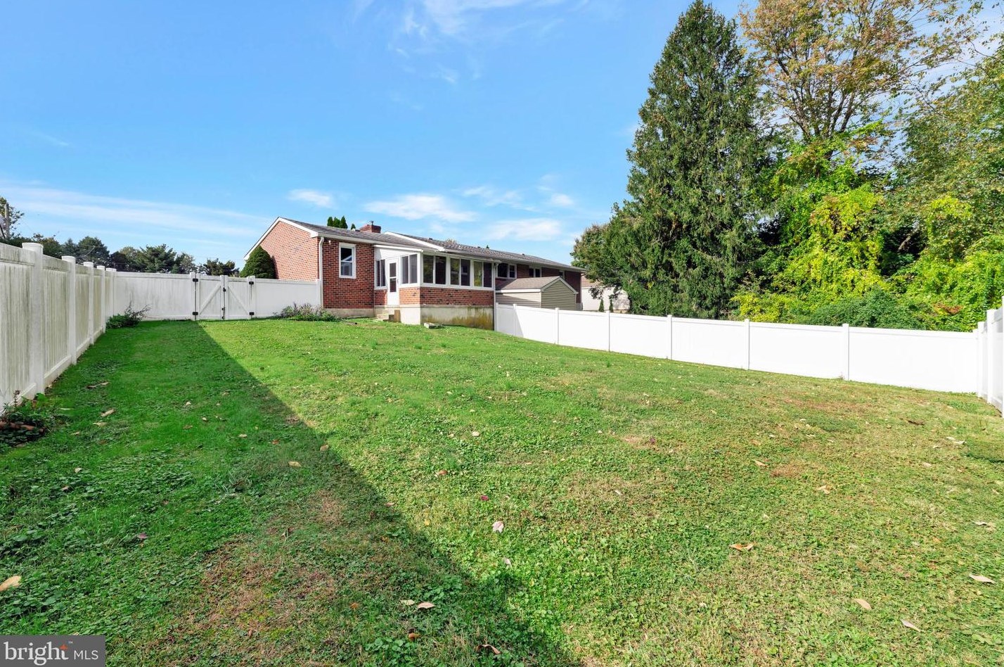 4175 Oliver Ln, Boothwyn, PA 19061