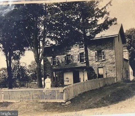 540 W Springfield Rd, Coal Township, PA 19064