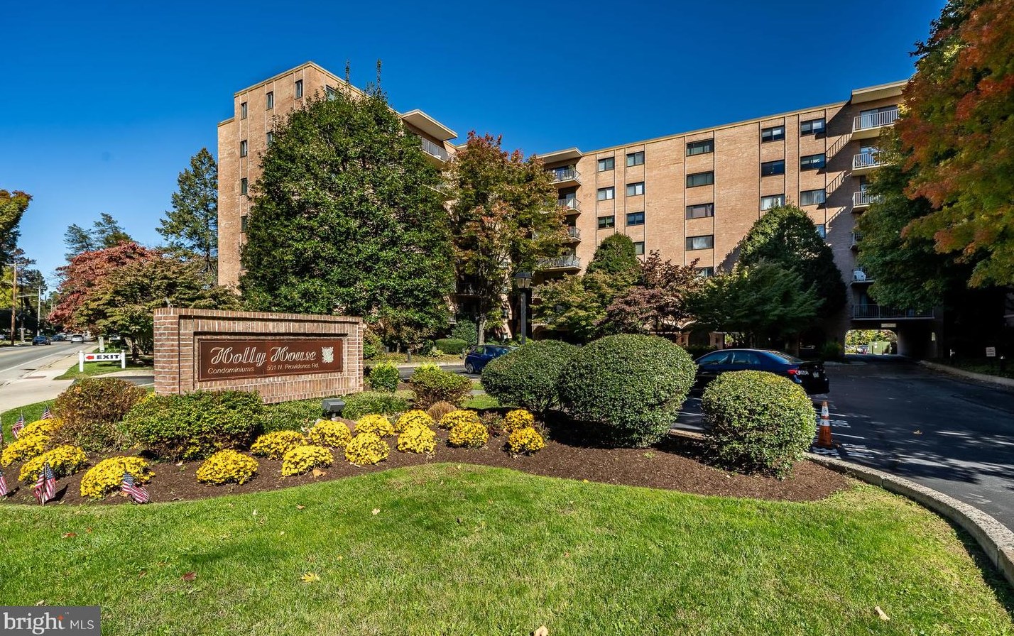 501 N Providence Rd #617, Coal Township, PA 19063