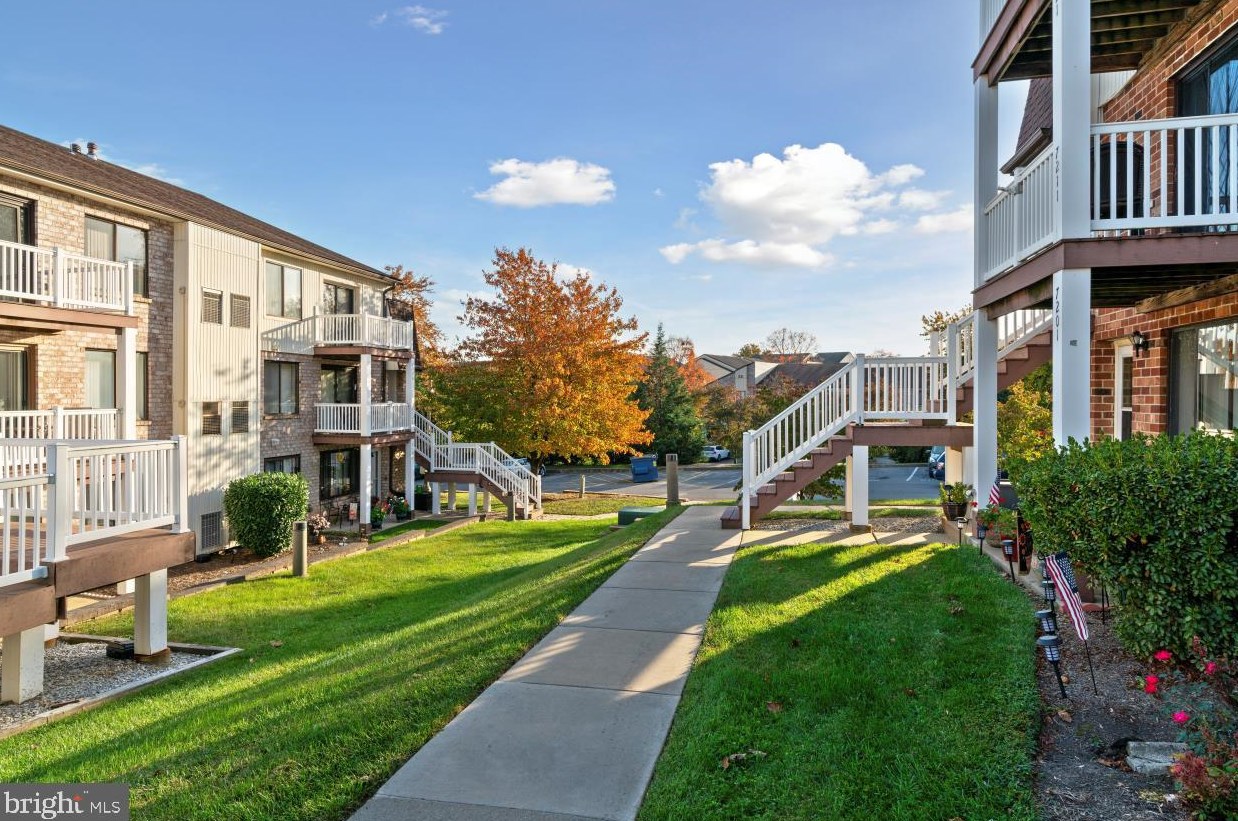 7211 Hilltop Dr #97, Chester, PA 19015