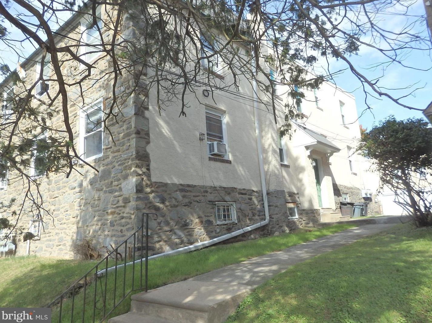 2325 Haverford Rd, Ardmore, PA 19003