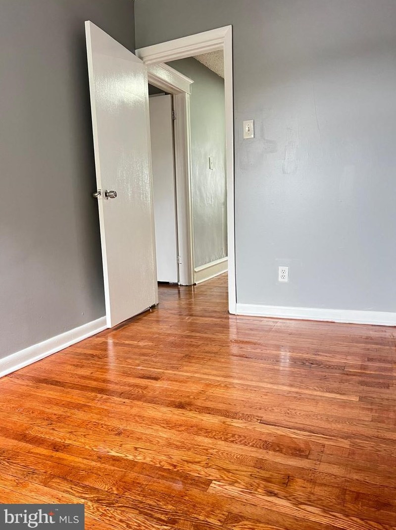 512 Glendale Rd, Upper Darby PA  19082-5019 exterior