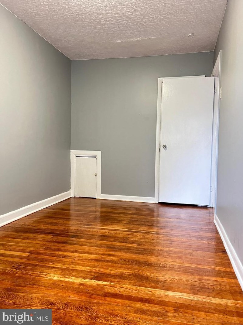 512 Glendale Rd, Upper Darby PA  19082-5019 exterior