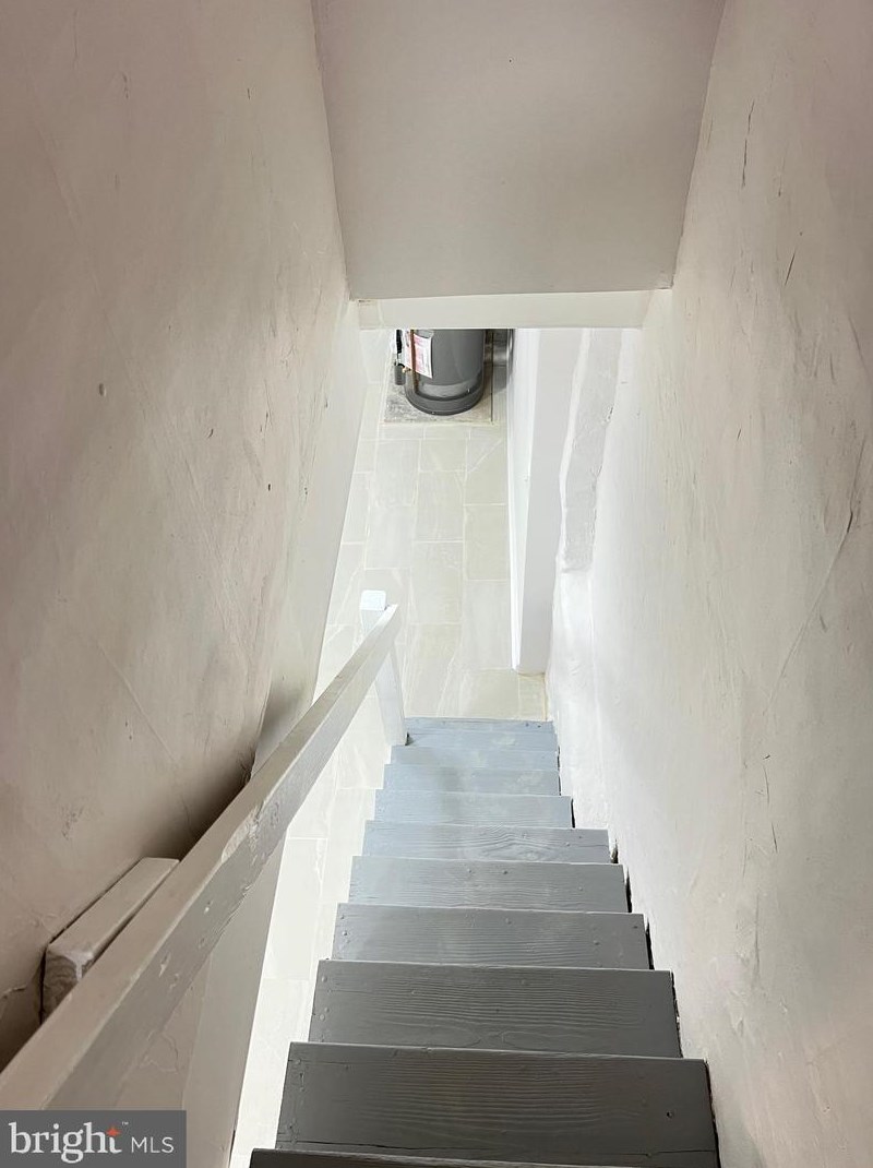 512 Glendale Rd, Upper Darby PA  19082-5019 exterior