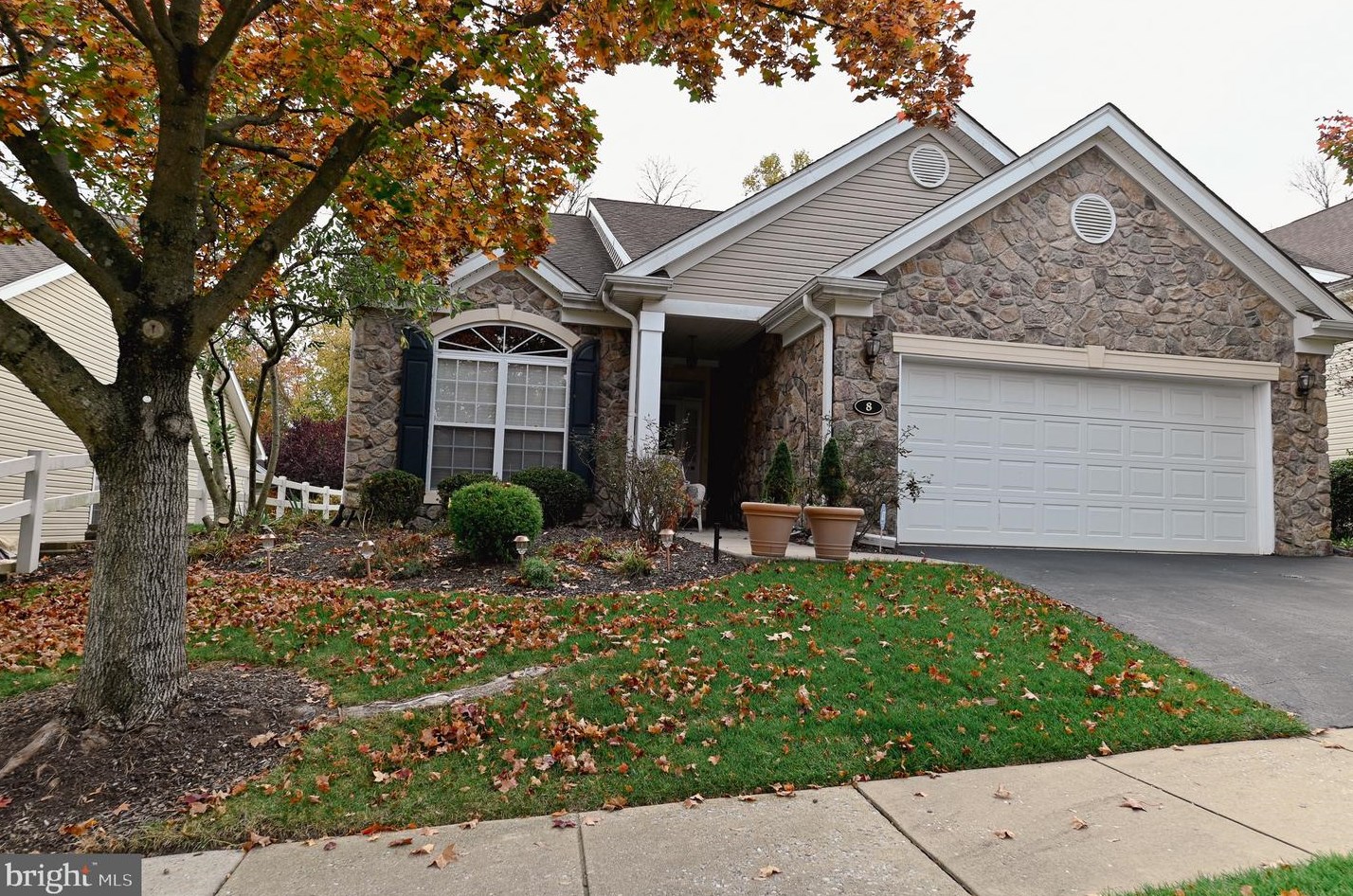 8 Irwin Dr, Boothwyn, PA 19061