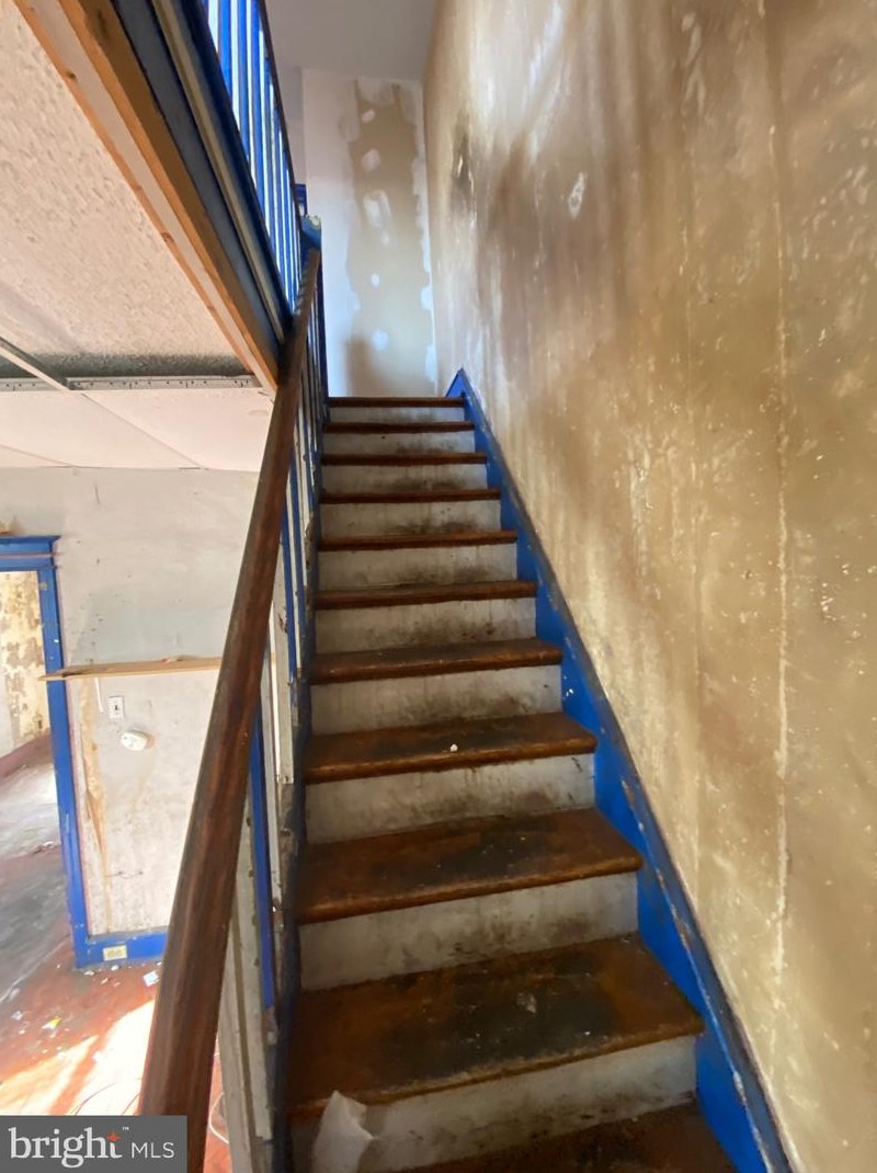 14 College Ave, Upper Darby PA  19082-1605 exterior