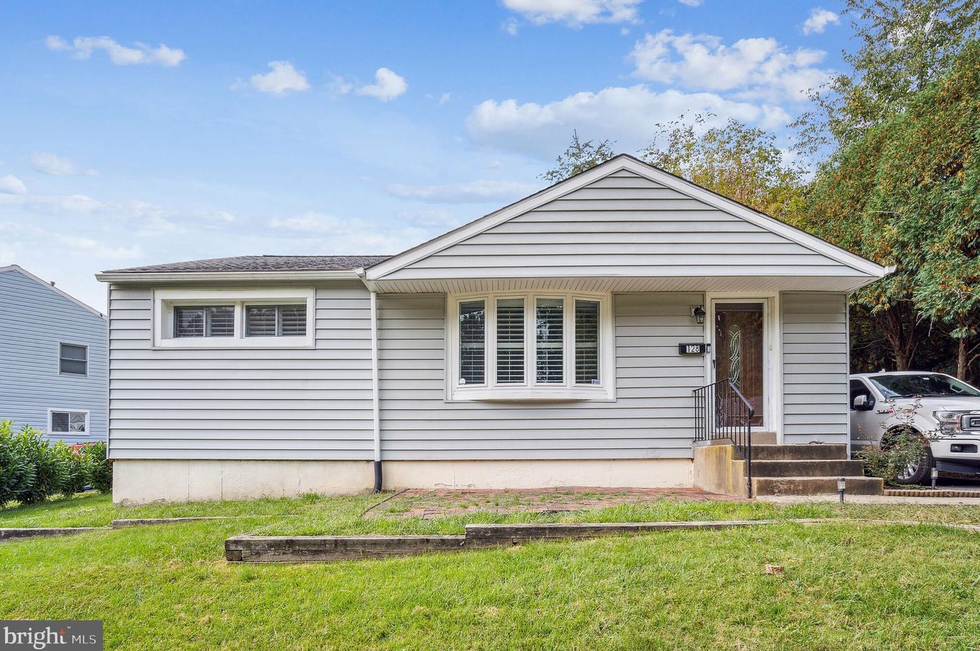 128 Northwood Rd, Newtown Square, PA 19073