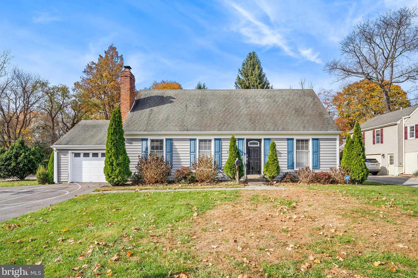 608 Valley View Rd, Ardmore, PA 19003