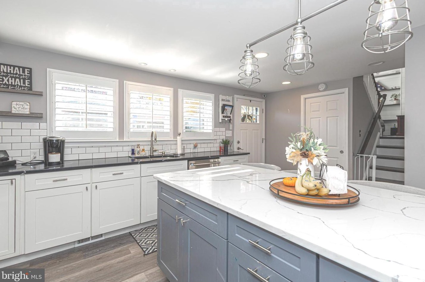 911 Flora Ln, Boothwyn, PA 19061