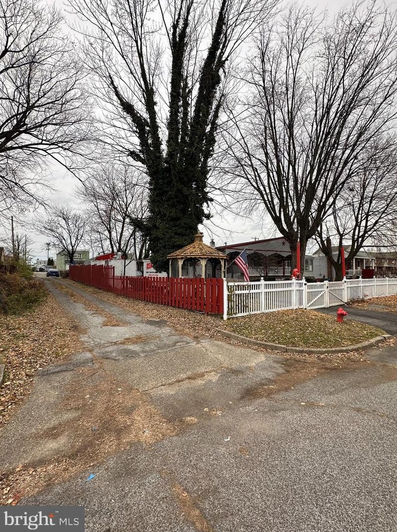 1506 12th St, Chester, PA 19013-2923