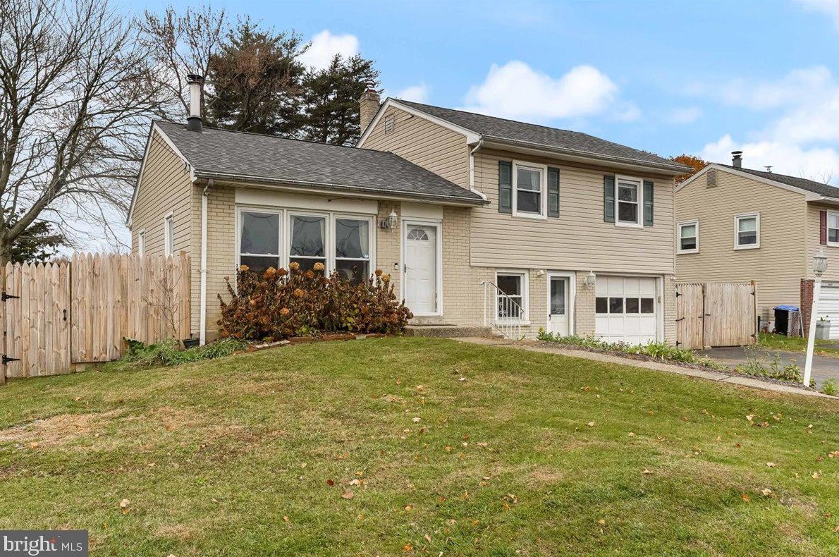 2434 Naamans Creek Rd, Boothwyn, PA 19061