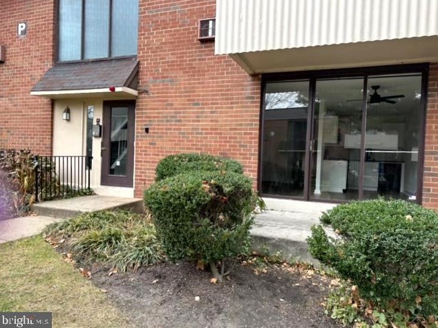 100 E Glenolden Ave #p6, Manor, PA 19036