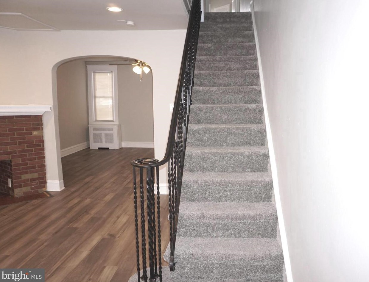 347 Avon Rd, Upper Darby PA  19082-3809 exterior