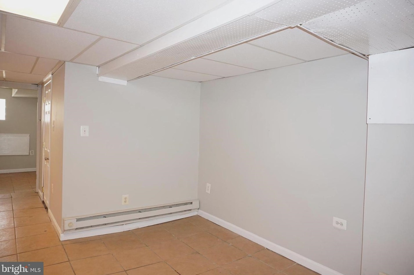 347 Avon Rd, Upper Darby PA  19082-3809 exterior