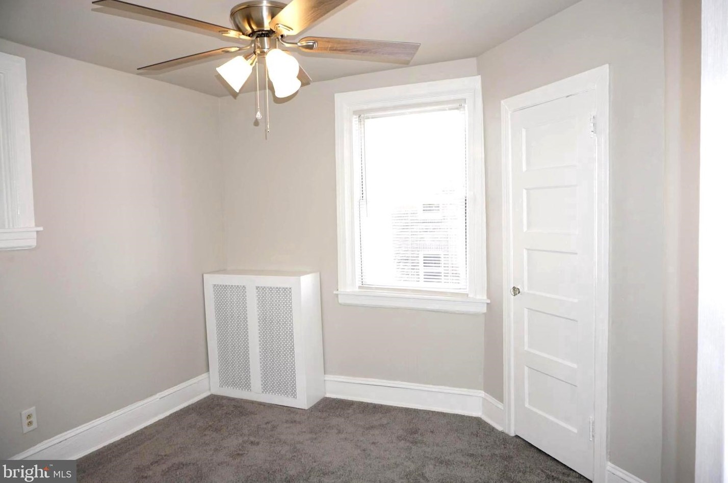 347 Avon Rd, Upper Darby PA  19082-3809 exterior