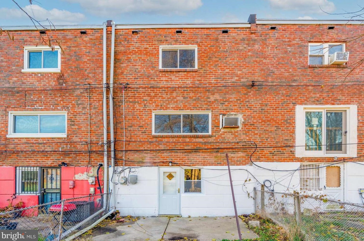 1442 Forrester Ave, Sharon Hill, PA 19079