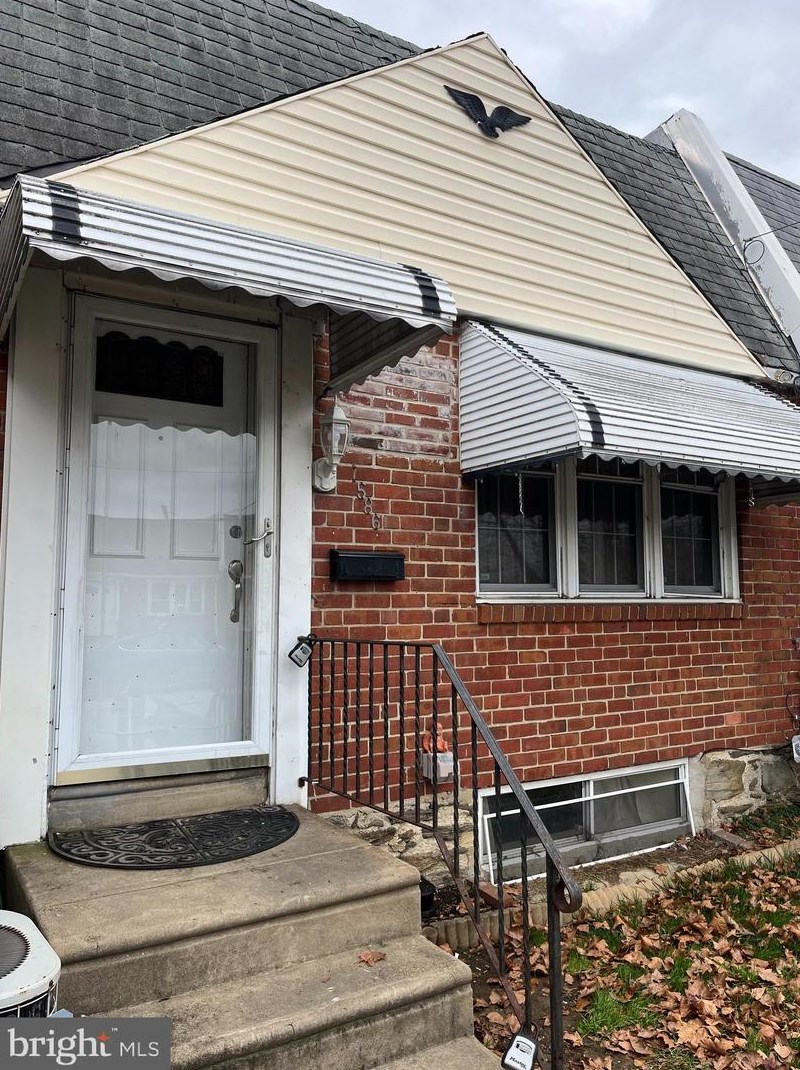 1586 Summit St, Boothwyn, PA 19061