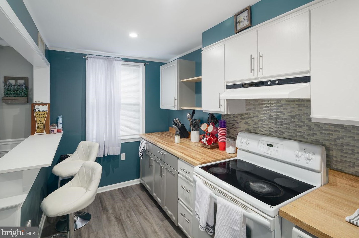 220 Academy Ave, Manor PA  19036-1713 exterior