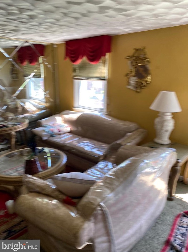 1301 Kerlin St, Chester PA 19013-3924 exterior