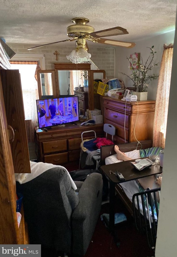 1301 Kerlin St, Chester PA 19013-3924 exterior