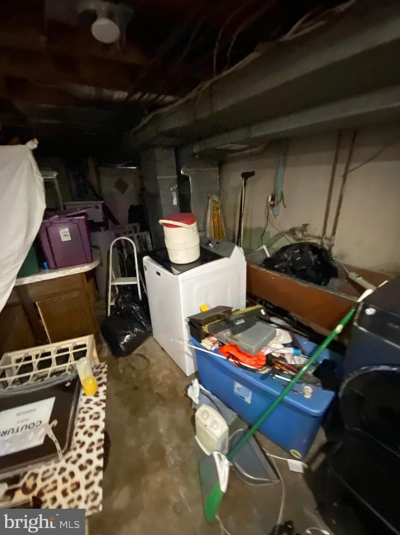 1301 Kerlin St, Chester PA 19013-3924 exterior