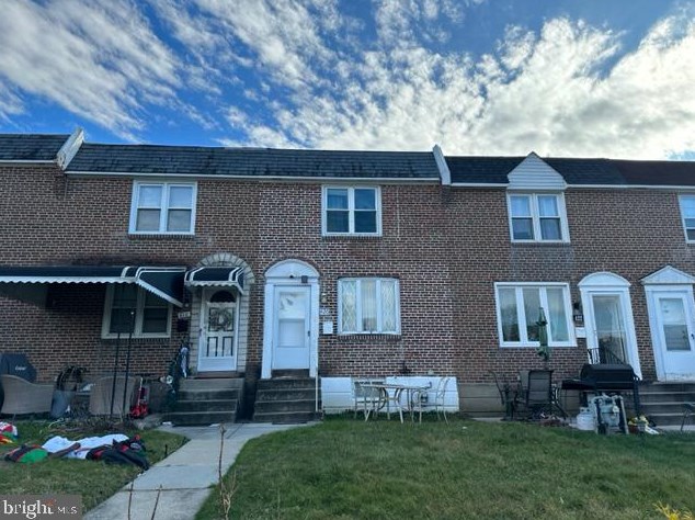 420 Pine St, Manor, PA 19036