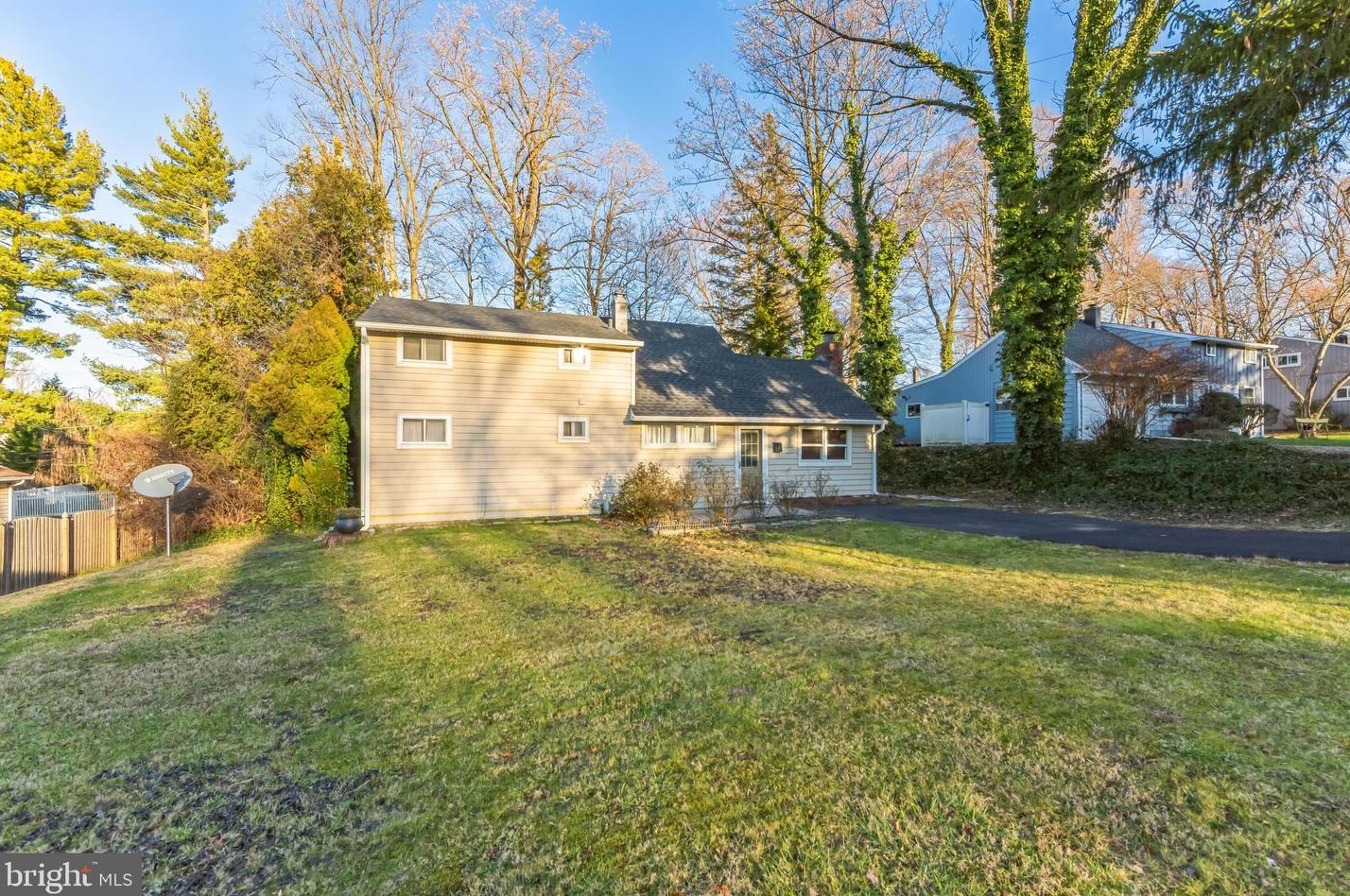 5 Devonwood Rd, Wayne, PA 19087