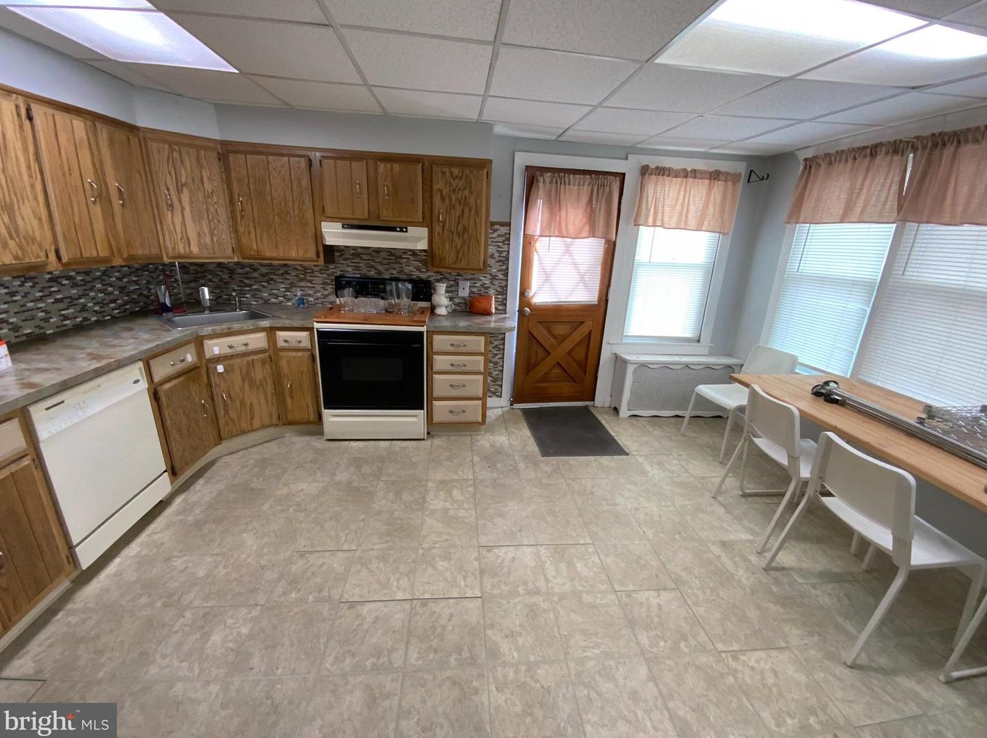 404 Custer Ave, Manor PA  19036-1731 exterior