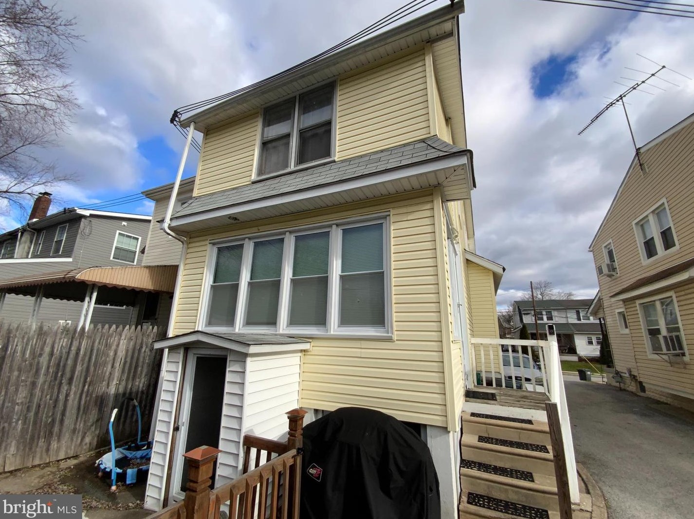 404 Custer Ave, Manor PA  19036-1731 exterior