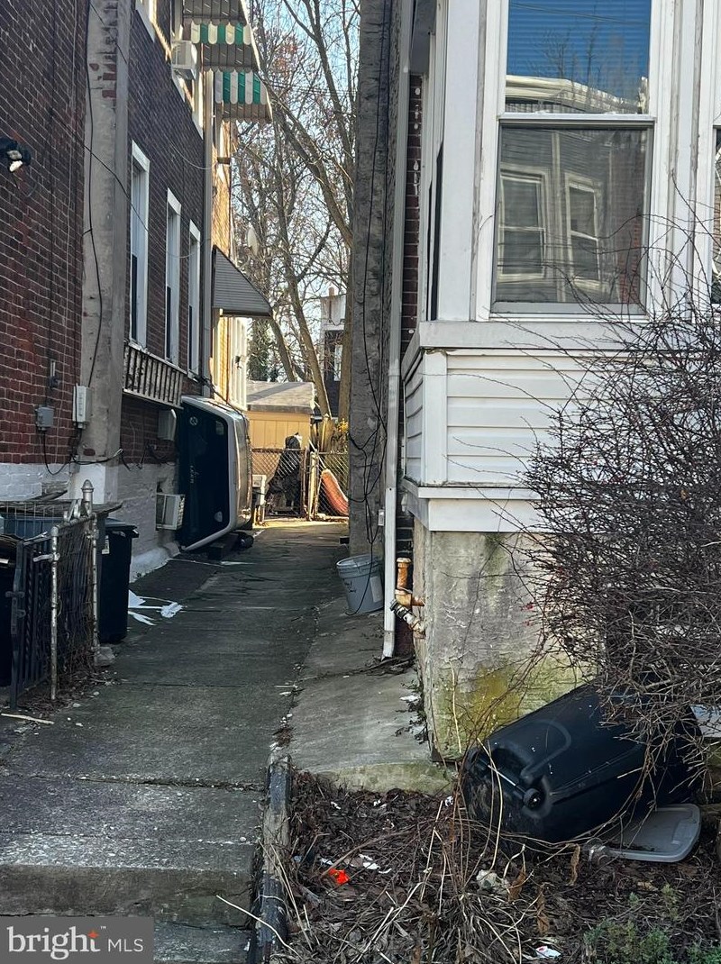 630 Columbia Ave, Darby, PA 19023-2509