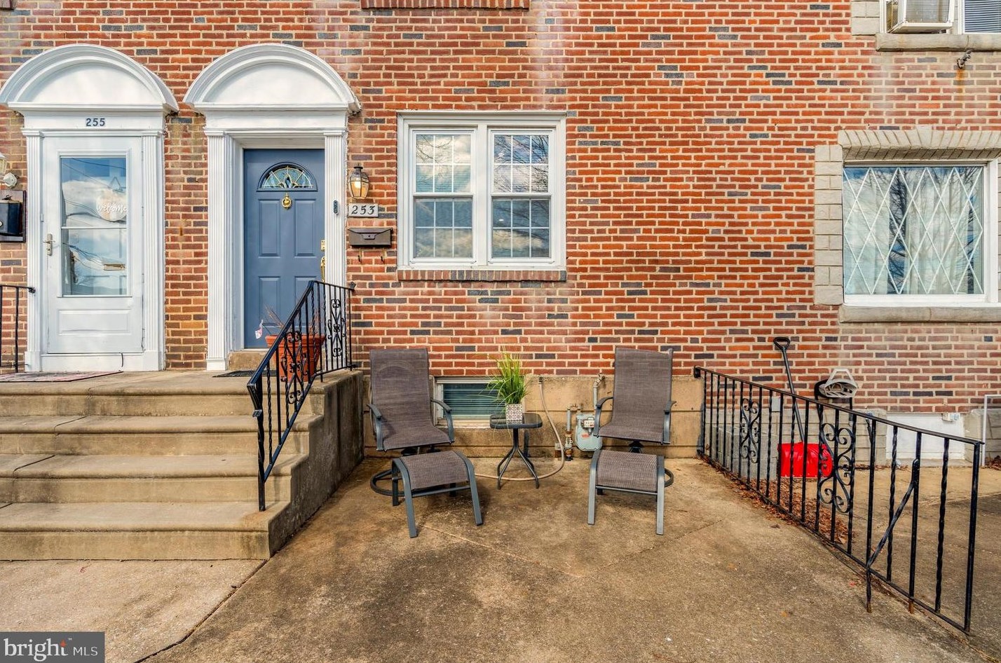 253 Spruce St, Manor PA  19036-1018 exterior