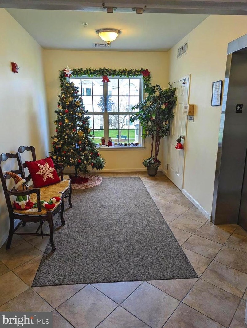521 Creekside Dr #53, Chester, PA 19015