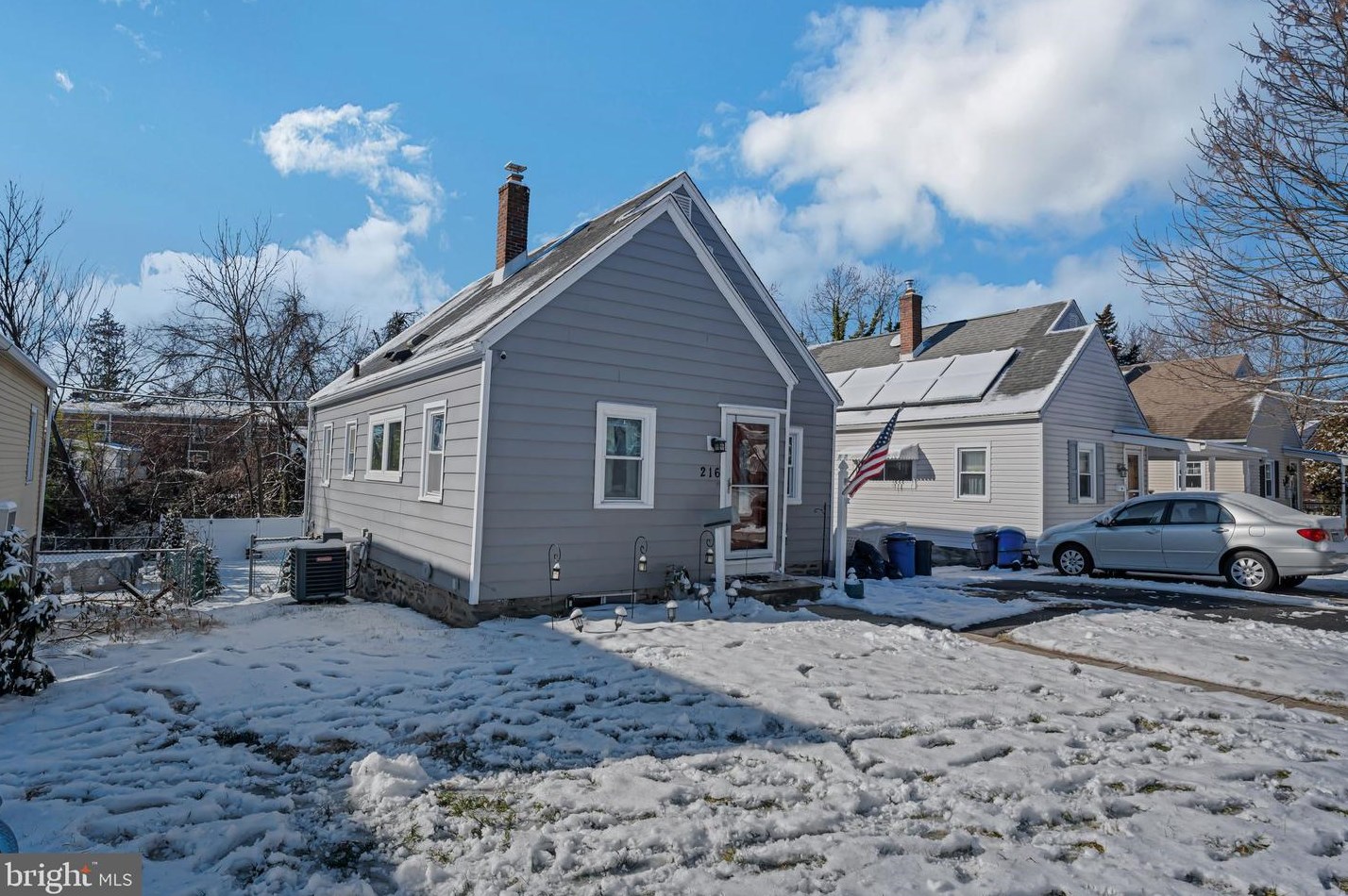 216 Mackenzie Ave, Prospect Park, PA 19076