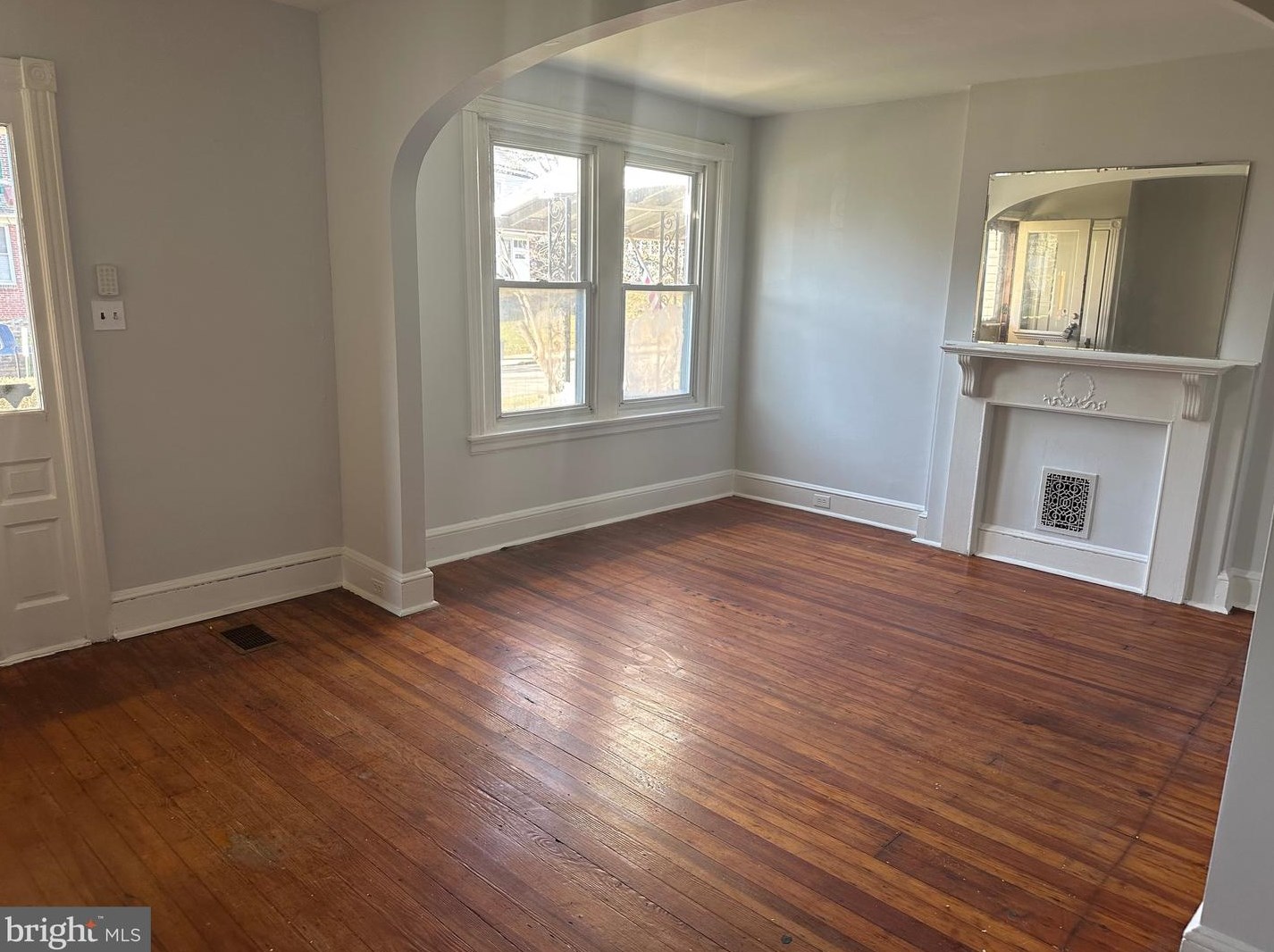 253 Clifton Ave, Sharon Hill, PA 19079-2004