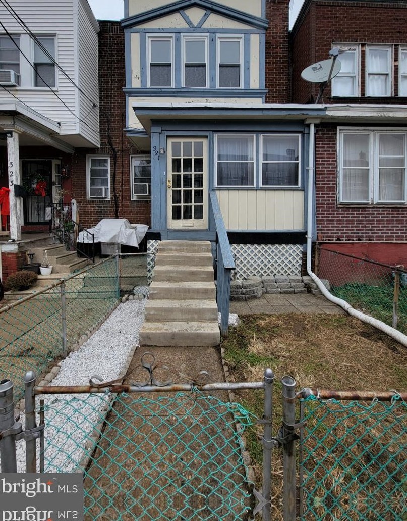 321 Greenway Ave, Darby PA  19023-2618 exterior