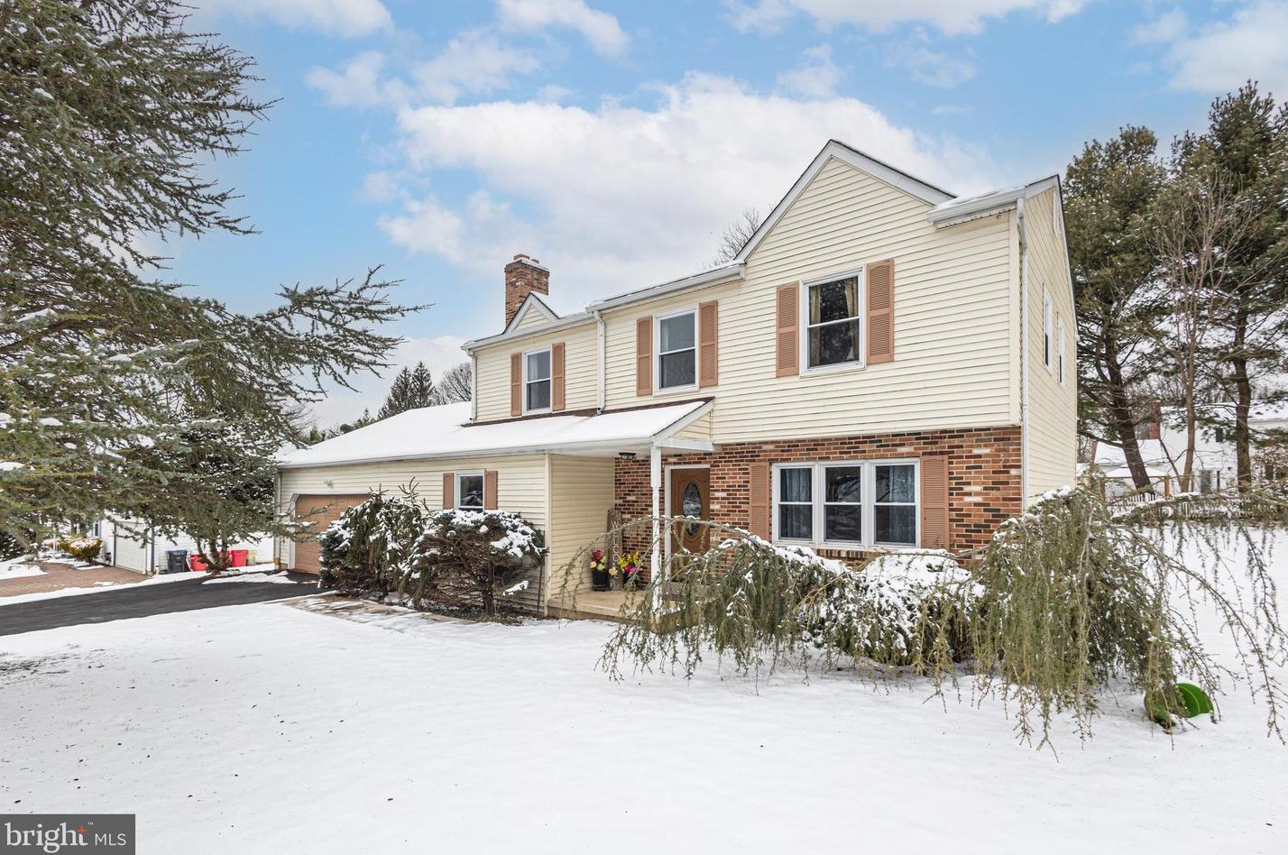 1848 Laurel Ave, Boothwyn, PA 19061-2741