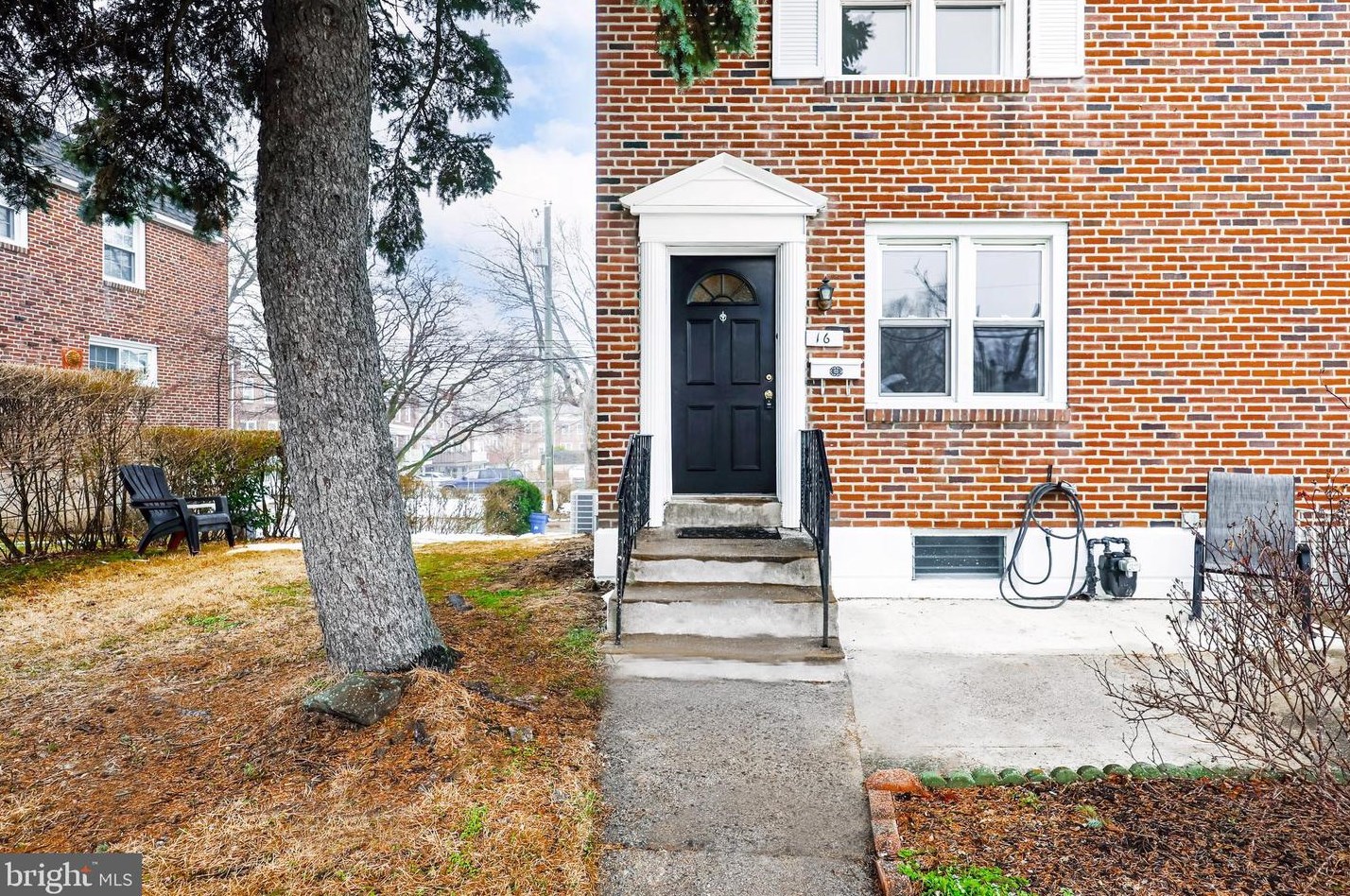 16 S Academy Ave, Manor, PA 19036