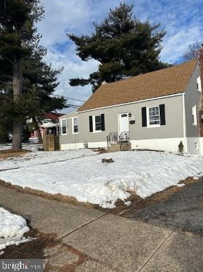 109 Burton Ln, Sharon Hill, PA 19079-2129