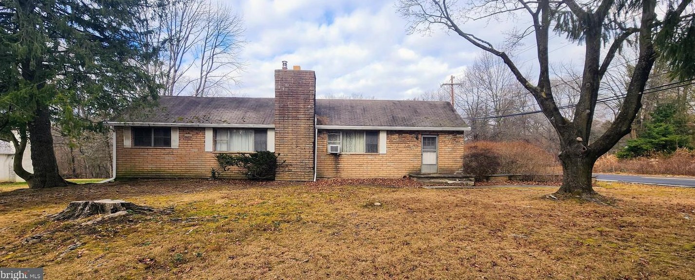 1904 Larkin Rd, Boothwyn, PA 19061-2026