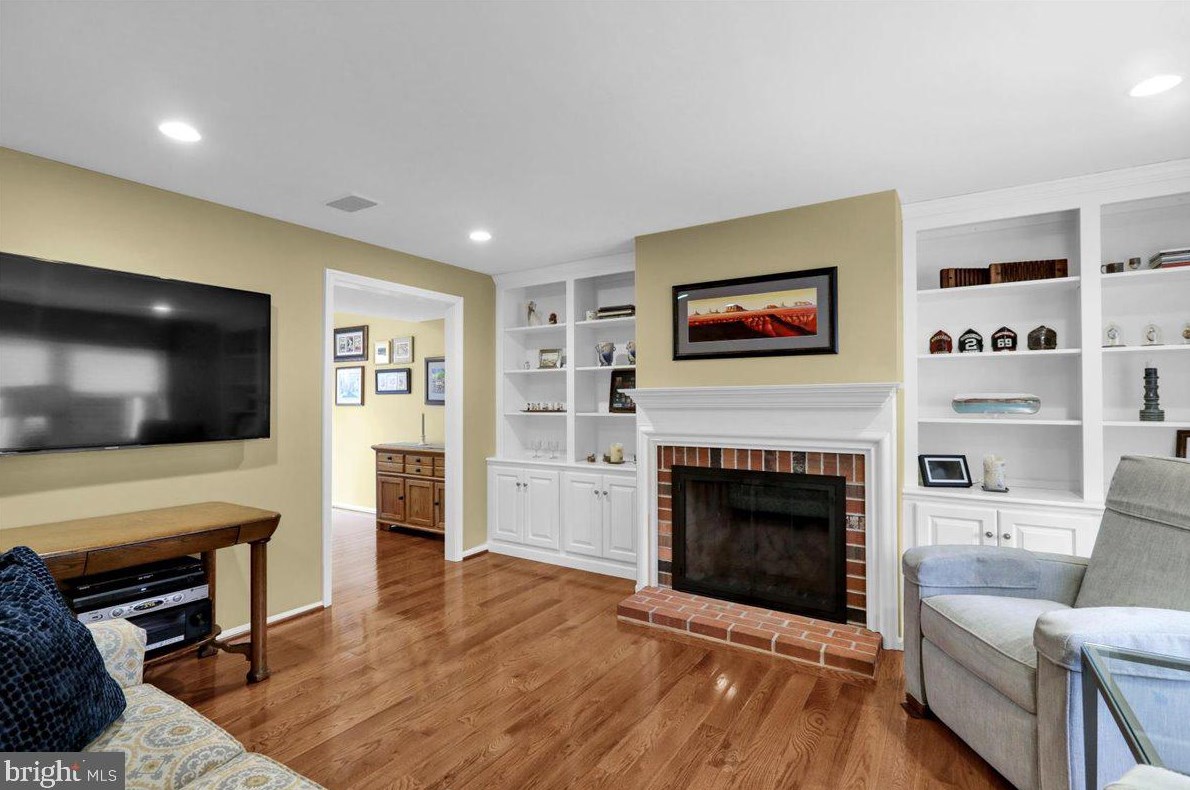 225 Black Hawk Ct, Media, PA 19063-5526