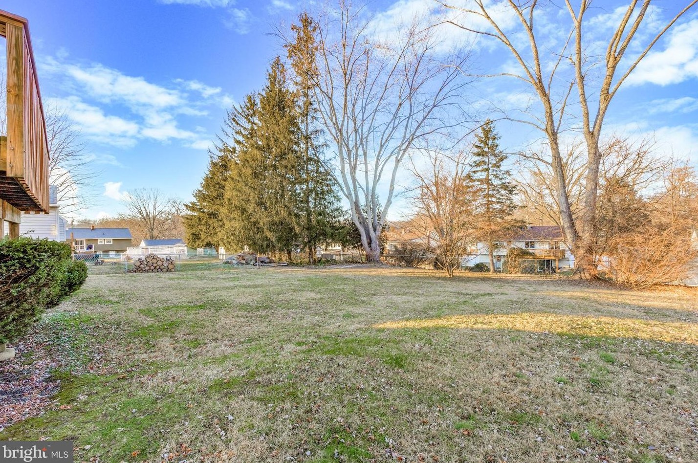 2442 Weir Rd, Chester PA  19014-1636 exterior