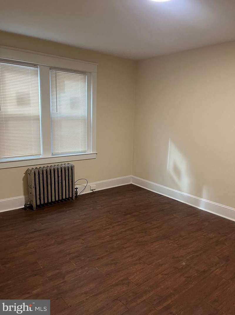 2423 4th St, Chester, PA 19013-2313