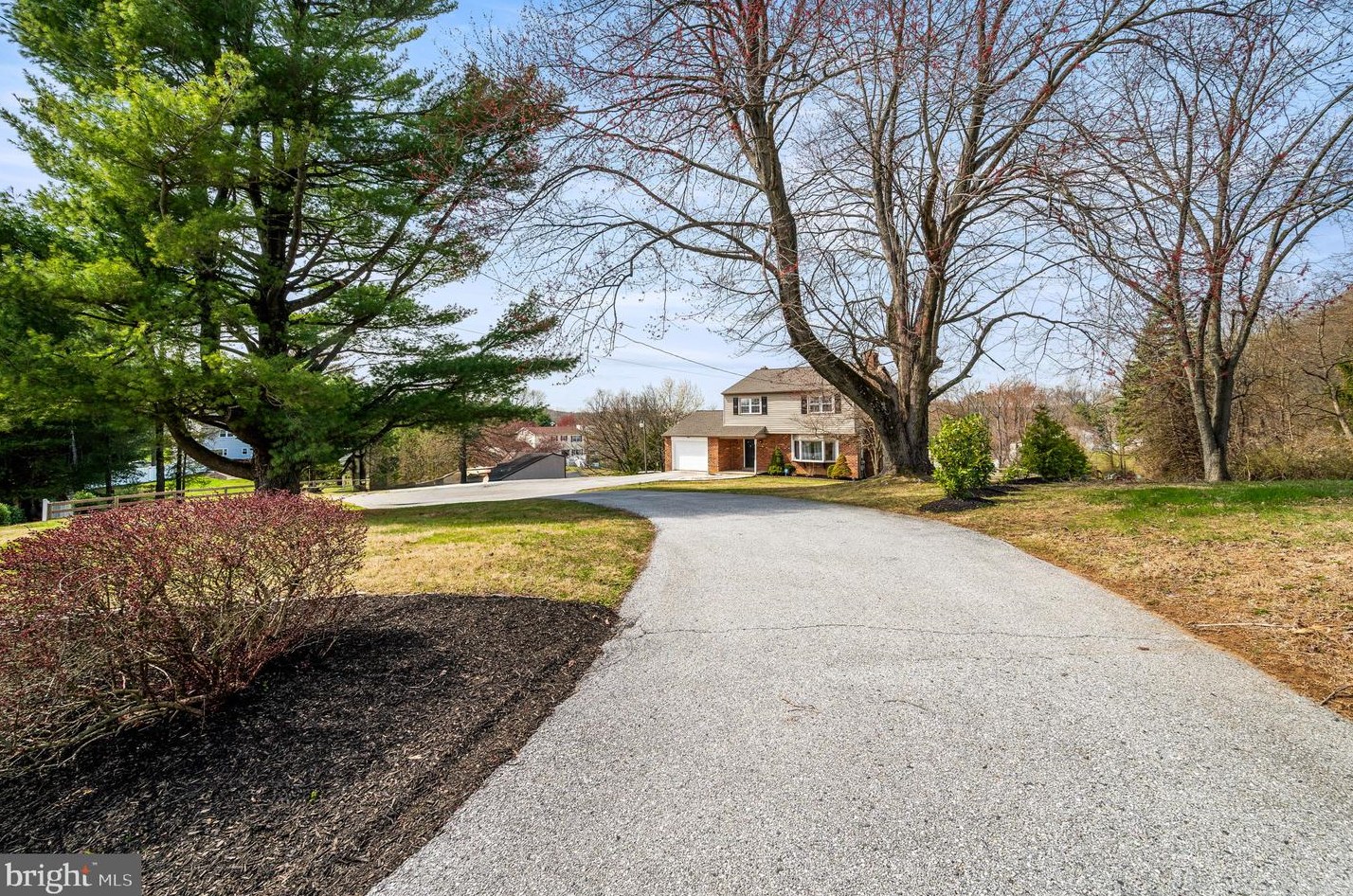 2165 Foulk Rd, Boothwyn, PA 19060-1318