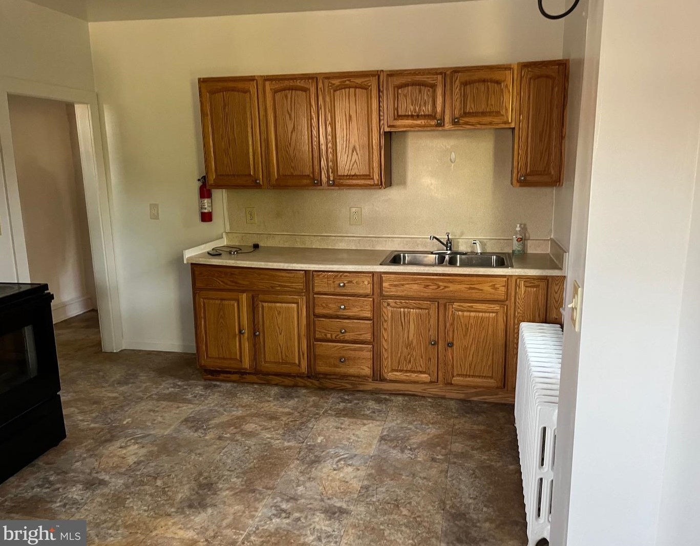 2415 Chestnut St, Chester PA  19013-4803 exterior